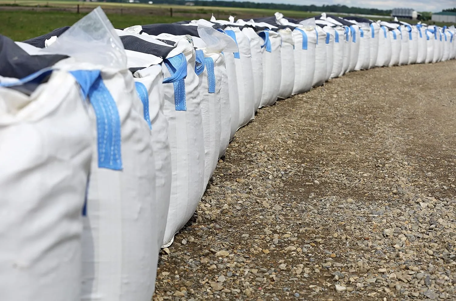 DURASACK Heavy Duty Builder's Bulk Bags 200-Gallon White Woven Polypropylene Contractor Trash Bags for Demo and Construction, Holds up to 2200 lbs, Flap Top