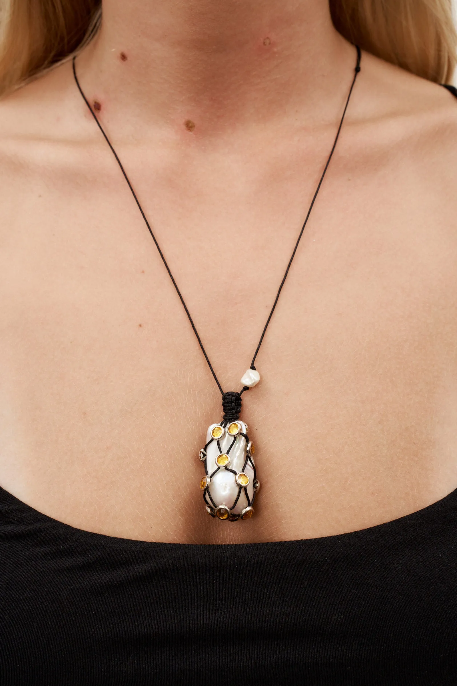Fisherman Pearl V11 Citron Necklace