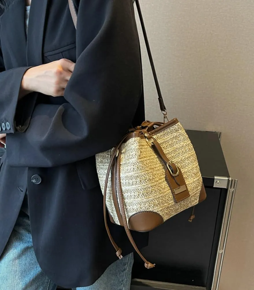 Straw Bucket Purse for Women Retro Vacation Shoulder Bag Summer Beach Hobo Handbag Small Woven Cross-body Bag 2025