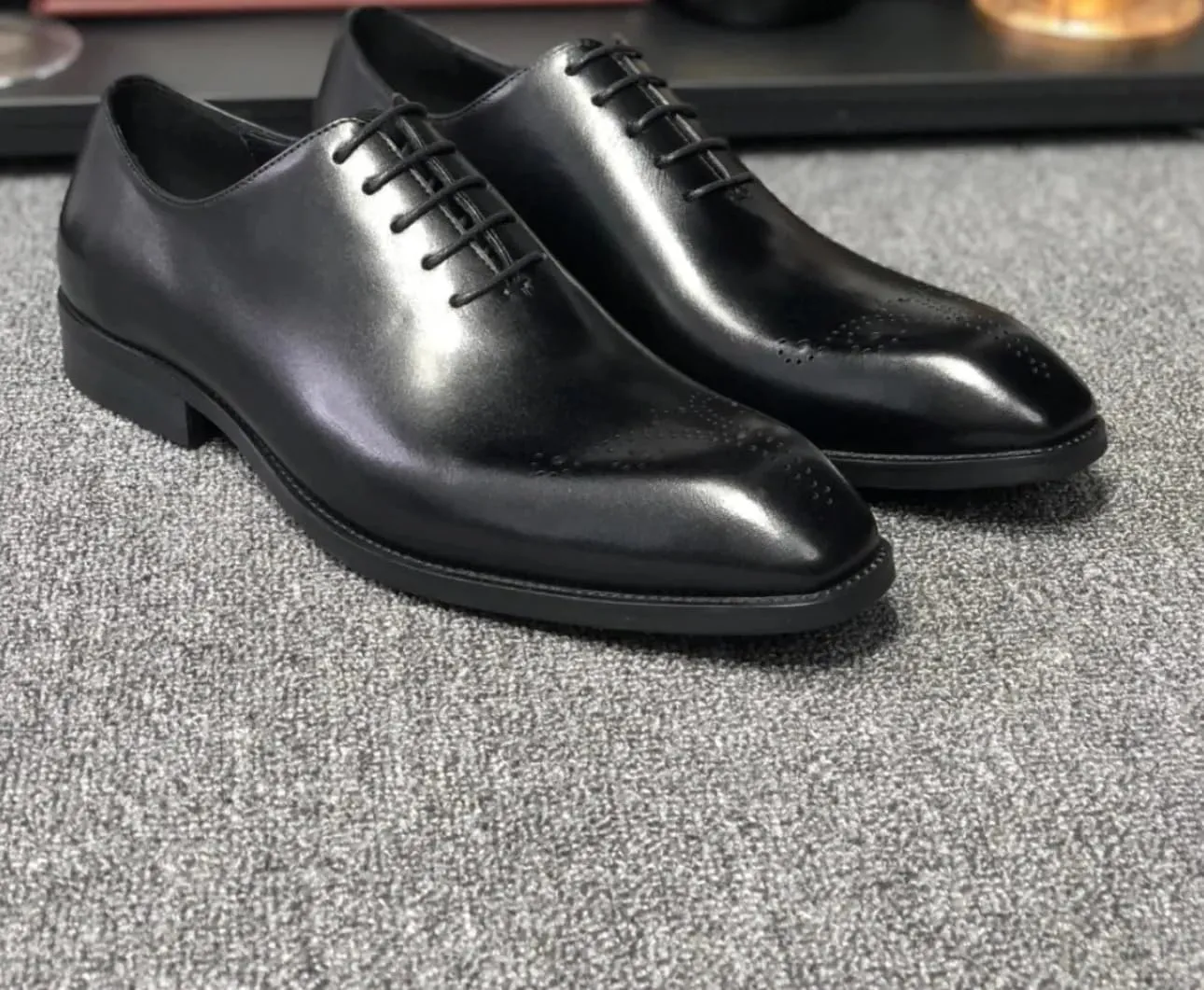 Whole Cut Men's Shoes – Full Grain Leather, Blake Stitched, Patina Finish – Sustainable Feldspathic Cowhide, Solid Rubber Sole – Timeless Italian Craftsmanship