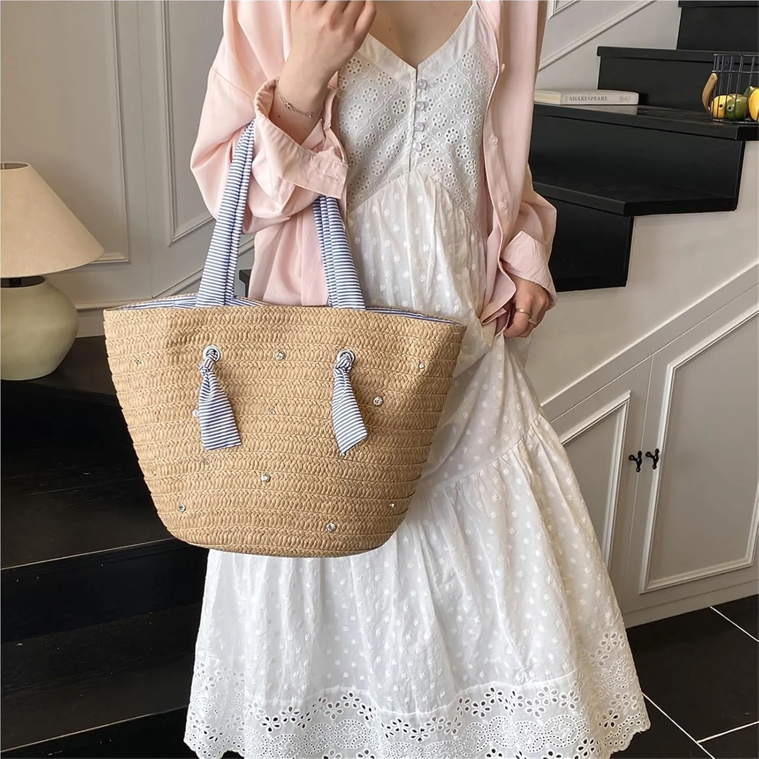 Women's Large Capacity Versatile Leisure Travel Beach Vacation Style Straw Bag Fashionable Niche Tote Bag